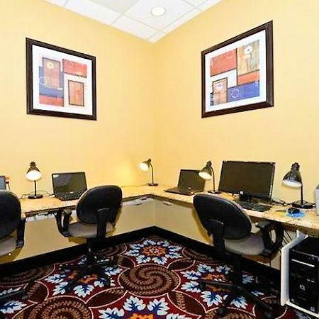 Causeway Bay Hotel Λάνσινγκ Εξωτερικό φωτογραφία